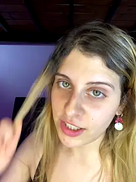 Snapshot of FlorBich chatting on 10.24.25 FlorBich online show from 10.24.25