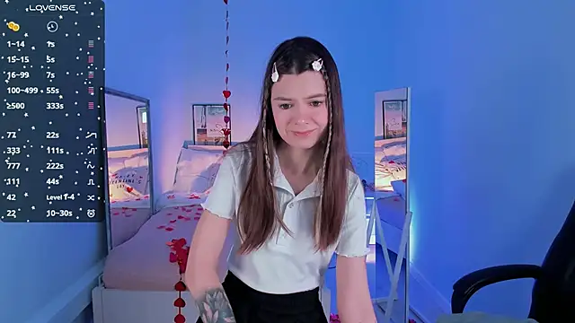 Lil Amelie online show from 02.10.25