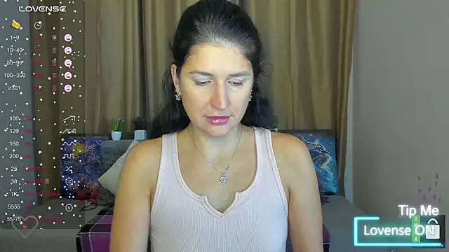 Alianna Solo Kisses online show from 11.18.25