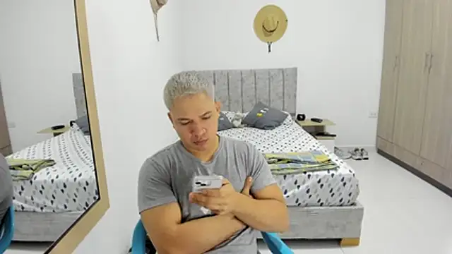 Snapshot of Valerioe chatting on 04.22.26 Valerioe online show from 04.22.26
