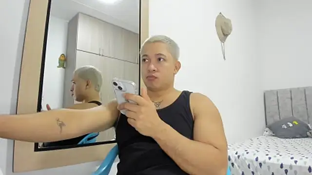 Snapshot of Valerioe chatting on 04.24.26 Valerioe online show from 04.24.26