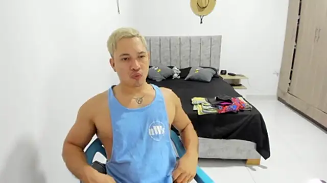Snapshot of Valerioe chatting on 05.04.26 Valerioe online show from 05.04.26