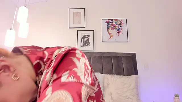 helen mooree online show from 01.11.25