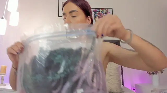 helen mooree online show from 09.26.25