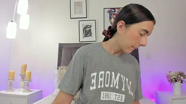 helen mooree online show from 03.03.26