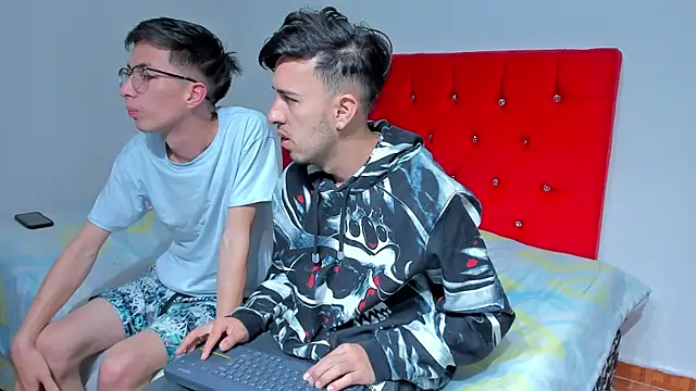 Snapshot of big-dicktop23 chatting on 03.05.25 big-dicktop23 online show from 03.05.25