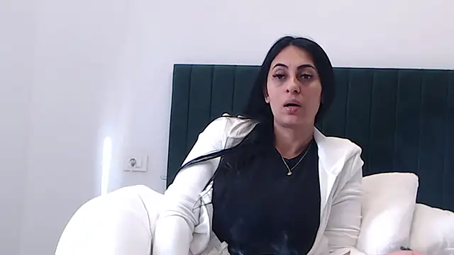 Snapshot of Aimeclark chatting on 10.17.25 Aimeclark online show from 10.17.25