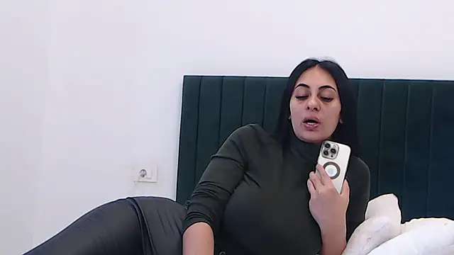 Snapshot of Aimeclark chatting on 11.22.25 Aimeclark online show from 11.22.25