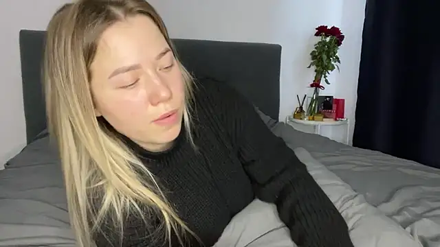 Embersweetbunny online show from 01.29.25