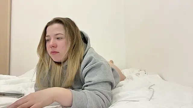 Embersweetbunny online show from 03.10.25