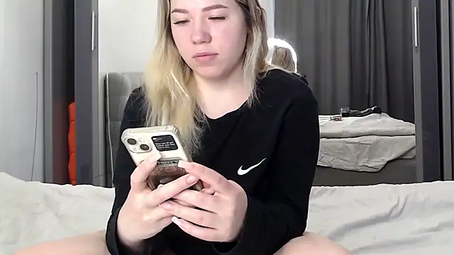 Embersweetbunny online show from 02.01.26