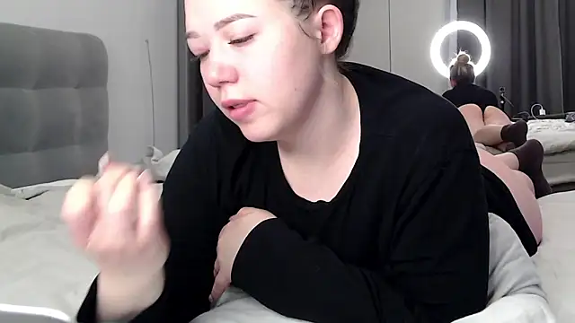 Embersweetbunny online show from 02.03.26