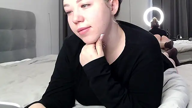 Embersweetbunny online show from 02.03.26