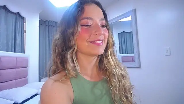 IssadoraJames online show from 01.29.25