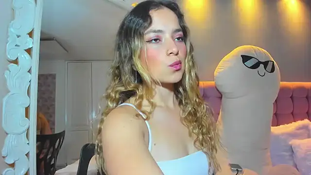 IssadoraJames online show from 02.09.25