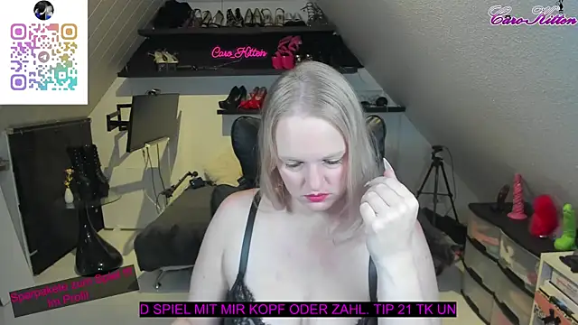 caro kitten online show from 10.25.25