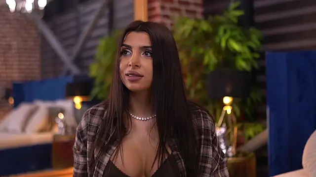 Snapshot of NicoleCellini chatting on 10.26.25 NicoleCellini online show from 10.26.25