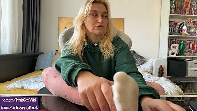 Snapshot of unicornsfeet chatting on 04.23.26 unicornsfeet online show from 04.23.26