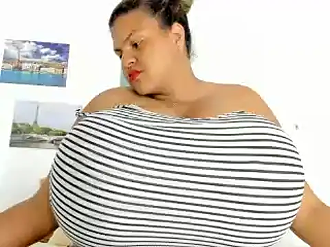 Snapshot of bigmom69_ chatting on 03.01.25 bigmom69 online show from 03.01.25