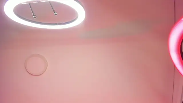 Snapshot of Emiilycollins chatting on 01.11.25 Emiilycollins online show from 01.11.25