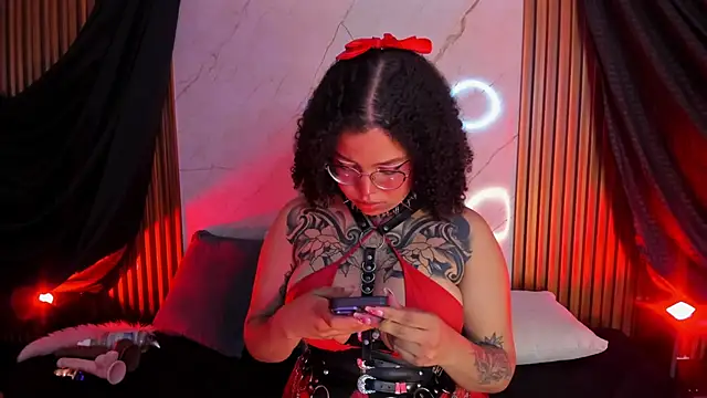 Snapshot of Emiilycollins chatting on 01.20.25 Emiilycollins online show from 01.20.25