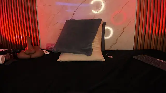 Snapshot of Emiilycollins chatting on 01.31.25 Emiilycollins online show from 01.31.25