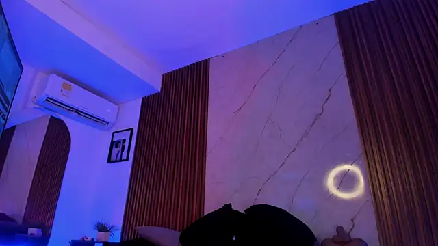 Snapshot of Emiilycollins chatting on 10.14.25 Emiilycollins online show from 10.14.25