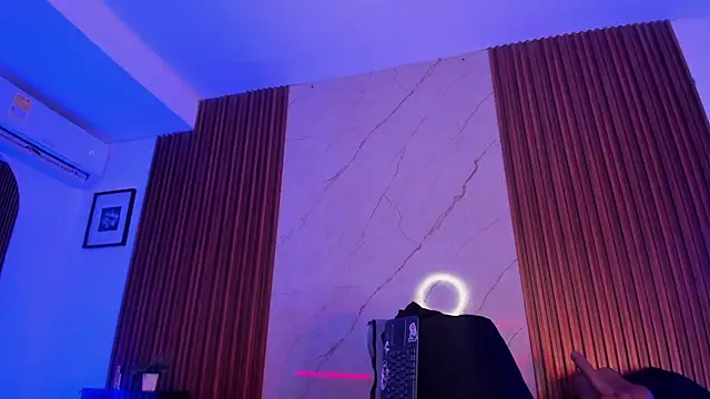 Snapshot of Emiilycollins chatting on 10.23.25 Emiilycollins online show from 10.23.25