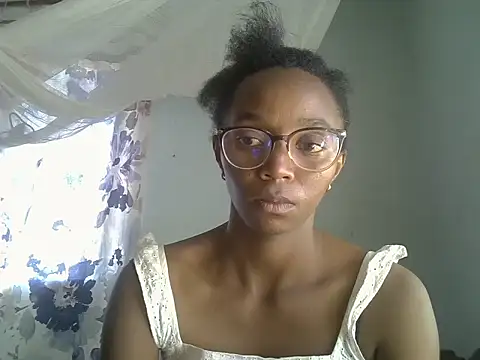 Snapshot of ElianeHot chatting on 04.08.26 ElianeHot online show from 04.08.26