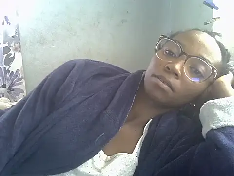 Snapshot of ElianeHot chatting on 04.09.26 ElianeHot online show from 04.09.26