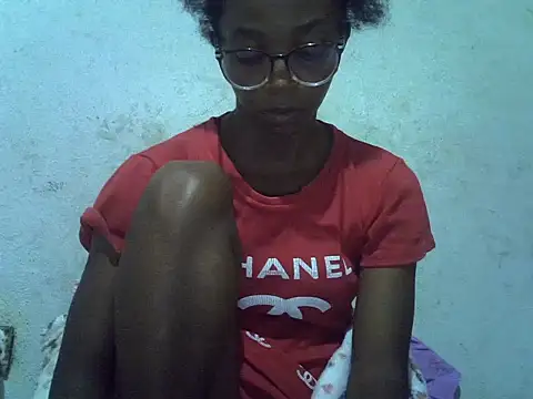 Snapshot of ElianeHot chatting on 04.15.26 ElianeHot online show from 04.15.26