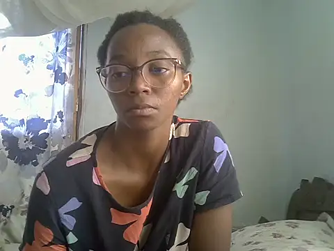 Snapshot of ElianeHot chatting on 06.14.26 ElianeHot online show from 06.14.26
