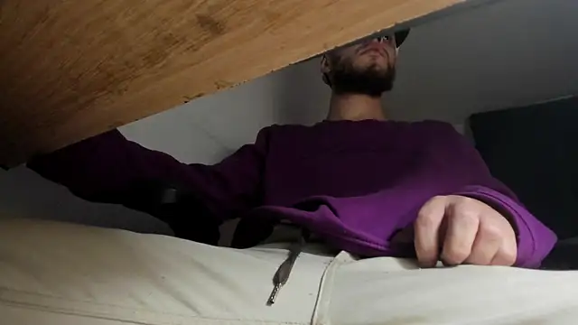 Snapshot of s_sven03 chatting on 12.24.24 s sven03 online show from 12.24.24