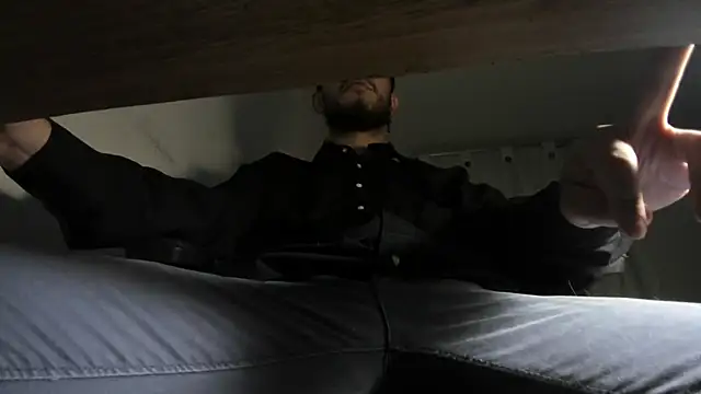 Snapshot of s_sven03 chatting on 02.01.25 s sven03 online show from 02.01.25