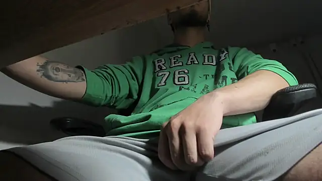 Snapshot of s_sven03 chatting on 02.25.25 s sven03 online show from 02.25.25