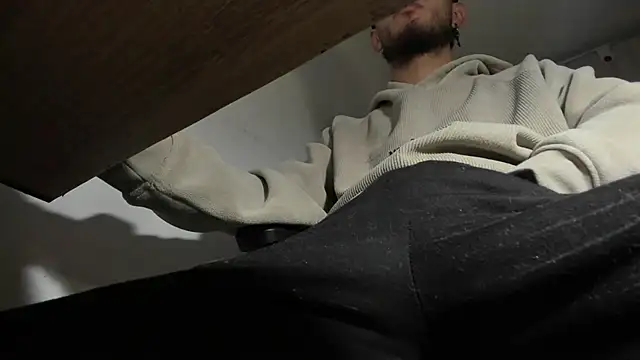 Snapshot of s_sven03 chatting on 03.06.25 s sven03 online show from 03.06.25