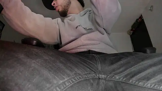 Snapshot of s_sven03 chatting on 10.03.25 s sven03 online show from 10.03.25