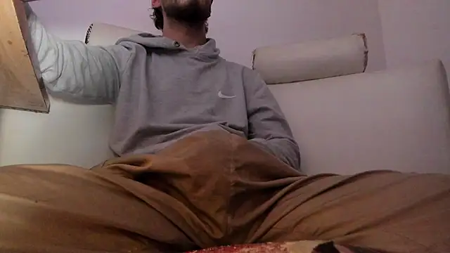 Snapshot of s_sven03 chatting on 10.11.25 s sven03 online show from 10.11.25