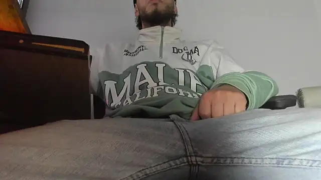 Snapshot of s_sven03 chatting on 10.19.25 s sven03 online show from 10.19.25