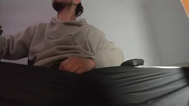 Snapshot of s_sven03 chatting on 11.19.25 s sven03 online show from 11.19.25