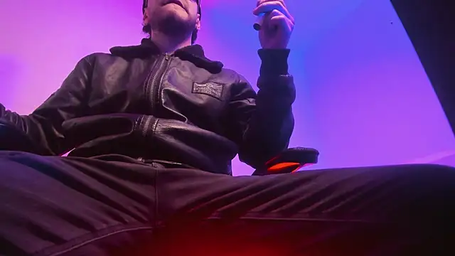 Snapshot of s_sven03 chatting on 11.27.25 s sven03 online show from 11.27.25