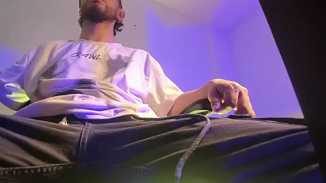 Snapshot of s_sven03 chatting on 11.29.25 s sven03 online show from 11.29.25