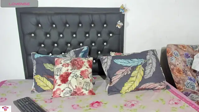 Snapshot of Darlyquenn11 chatting on 12.29.24 Darlyquenn11 online show from 12.29.24