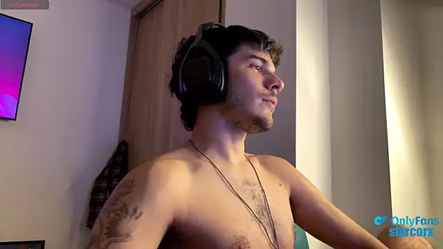 Snapshot of ilytheo chatting on 09.29.25 ilytheo online show from 09.29.25