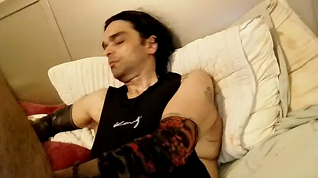 Snapshot of GForceSavage chatting on 11.29.25 GForceSavage online show from 11.29.25