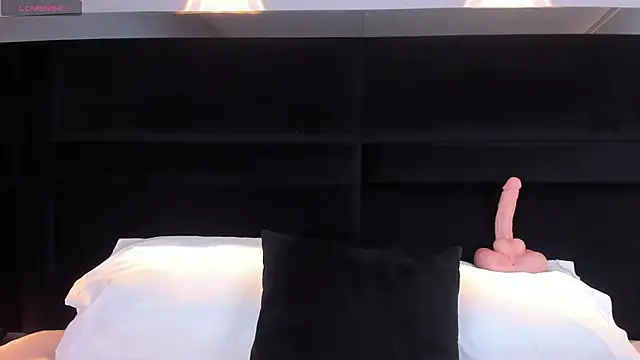 MiaStor online show from 12.31.24