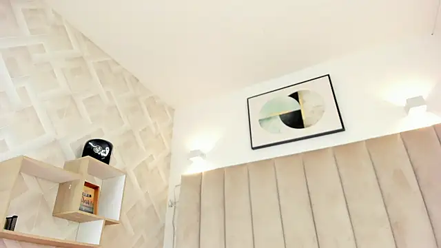 Snapshot of Anniie_Queen chatting on 11.16.25 Anniie Queen online show from 11.16.25