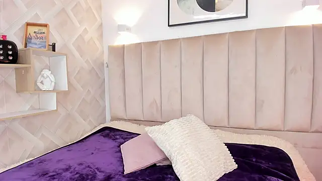 Snapshot of Anniie_Queen chatting on 06.09.26 Anniie Queen online show from 06.09.26