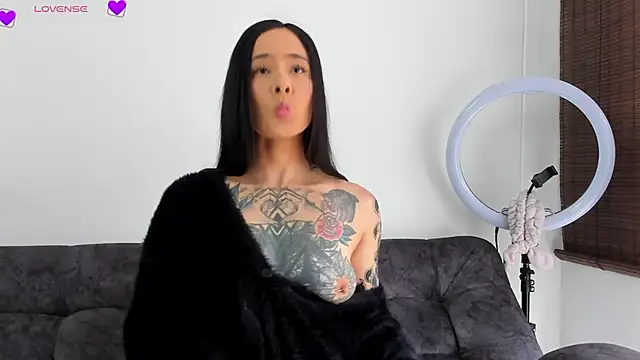 VeronicaTonu online show from 10.15.25