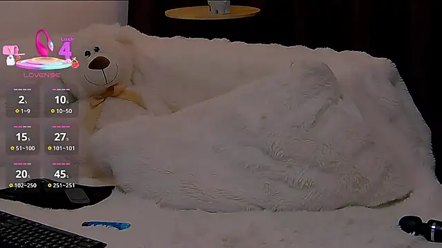 Snapshot of TinaHarley chatting on 11.27.25 TinaHarley online show from 11.27.25